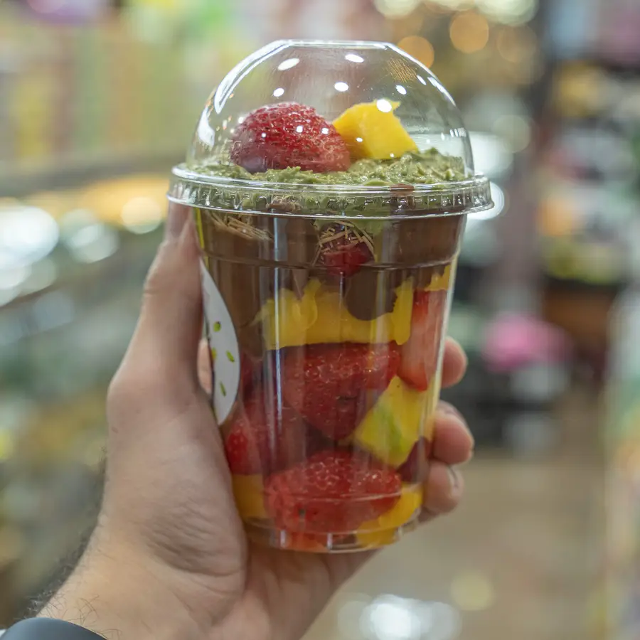 Dubai Chocolate Strawberry & Mango Cup