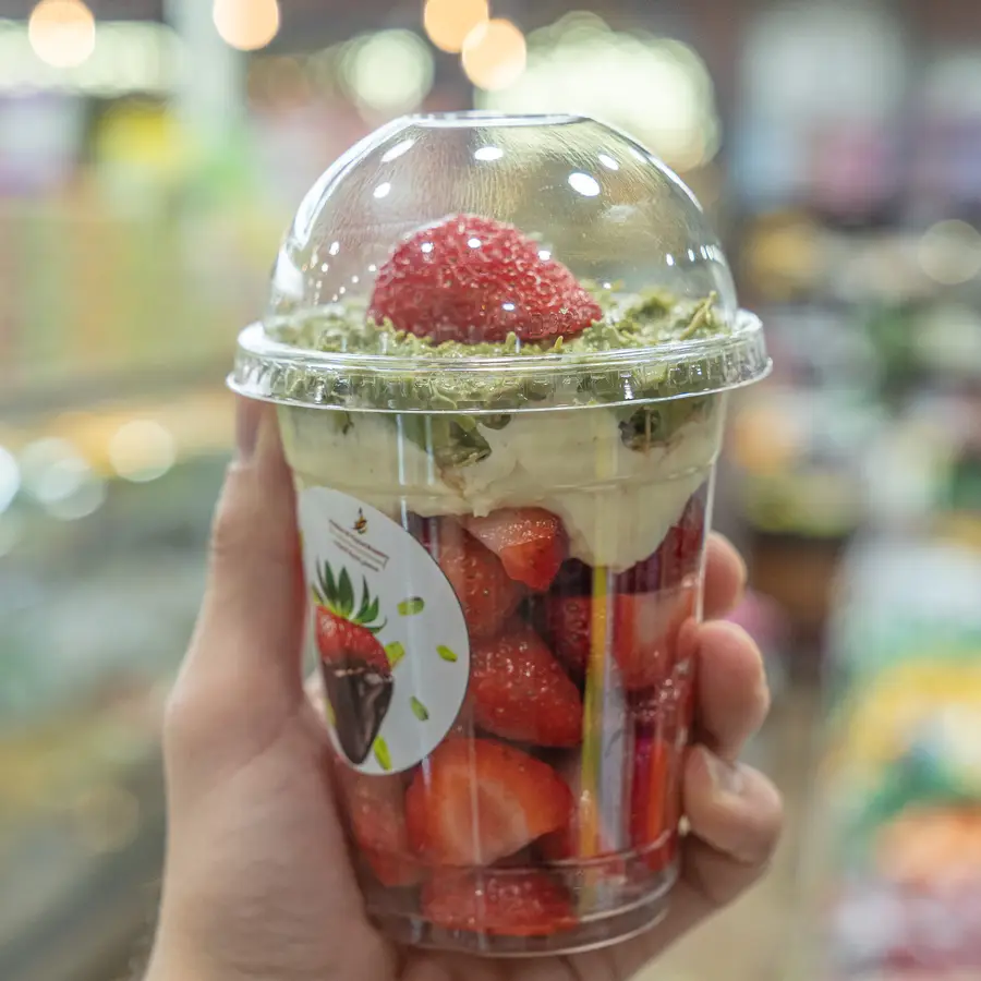 Dubai Strawberry White Chocolate Cup